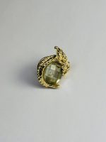 Golden Vintage Style Zircon-Embedded Brooch - Image 4