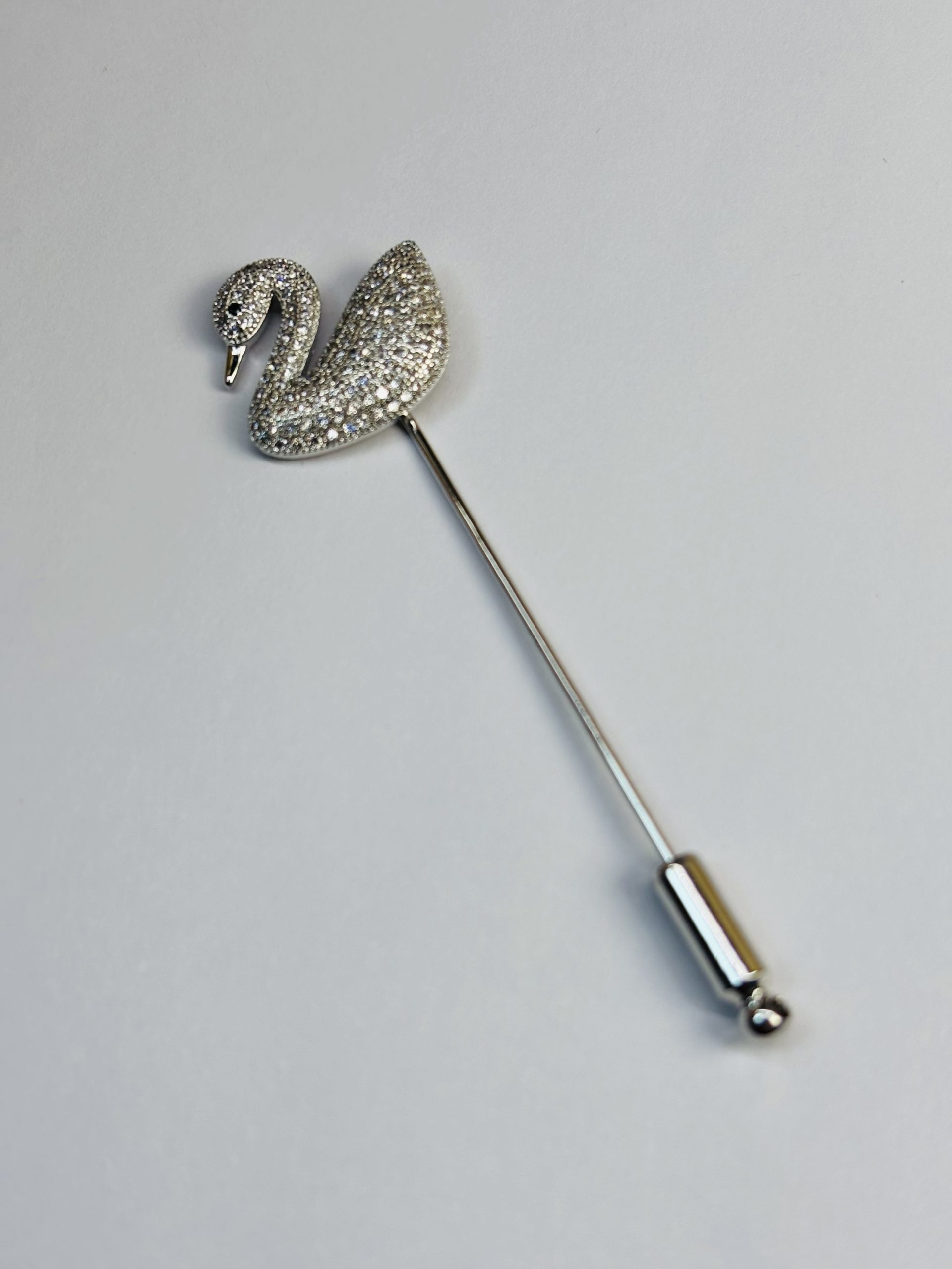 微信图片_20251112200348_188_64 Crystal-Encrusted Swan Stick Pin - Image 1