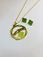 Gold-Toned Clover Pattern Jewelry Set (Necklace + Earrings)